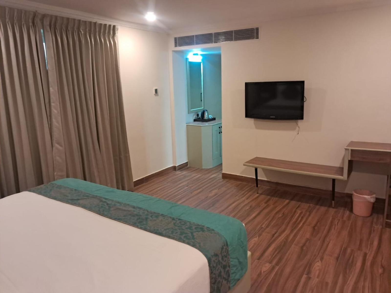 Hotel Grand Residence Chennai Exterior foto